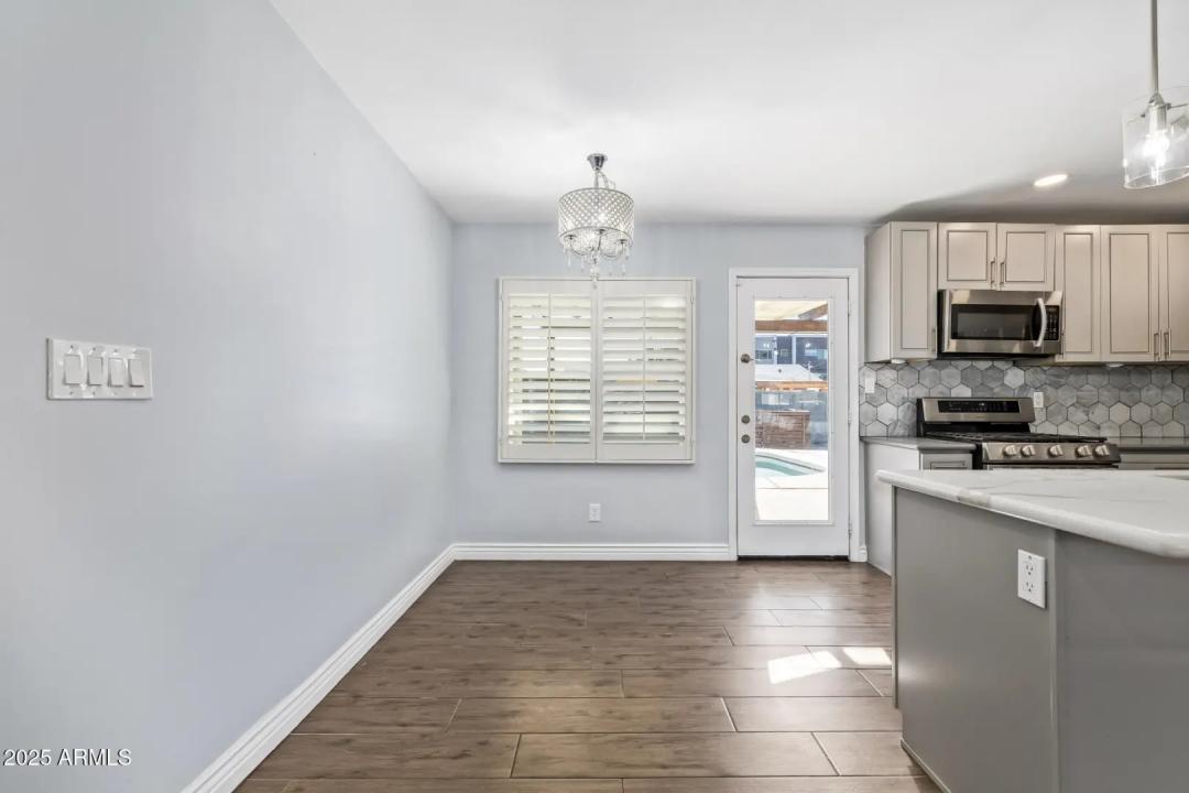 Real Estate Picture 9