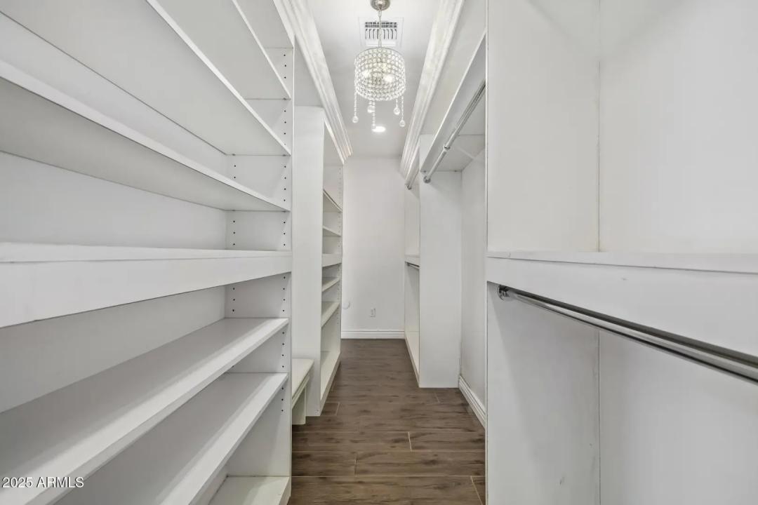 Real Estate Picture 15