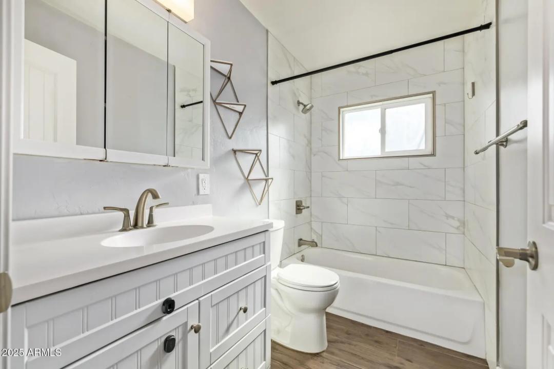 Real Estate Picture 19