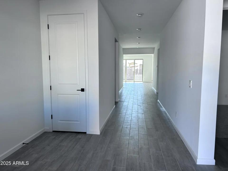 Real Estate Picture 3