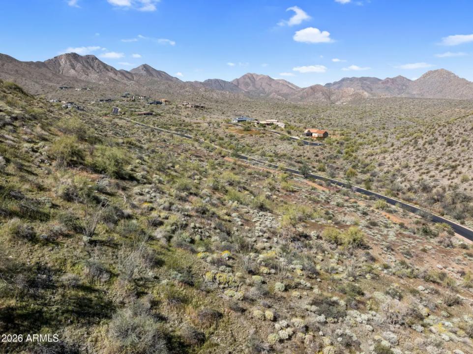 Real Estate Picture 8