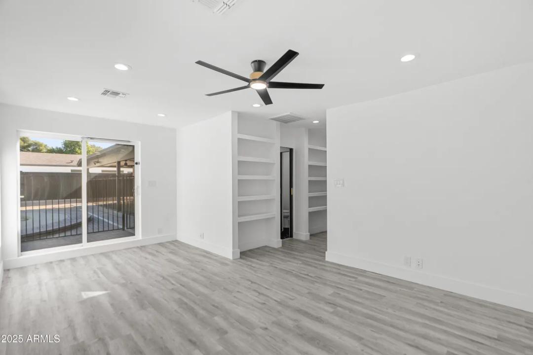 Real Estate Picture 17