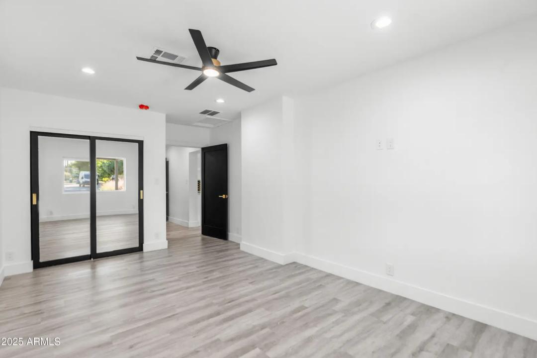 Real Estate Picture 23