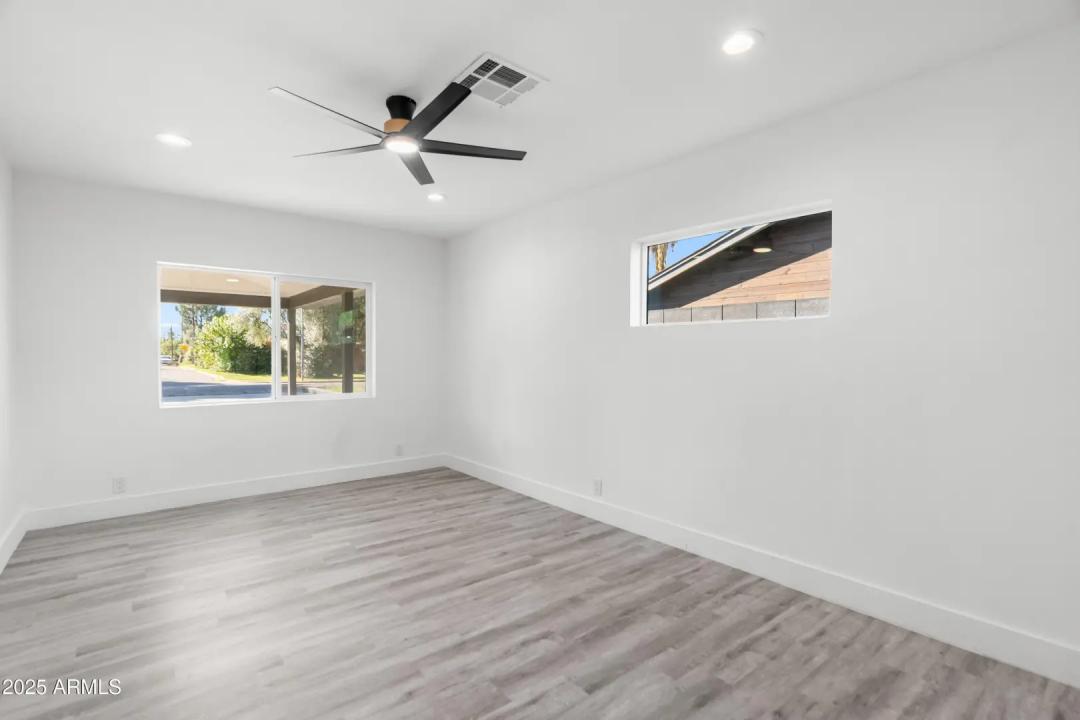 Real Estate Picture 19