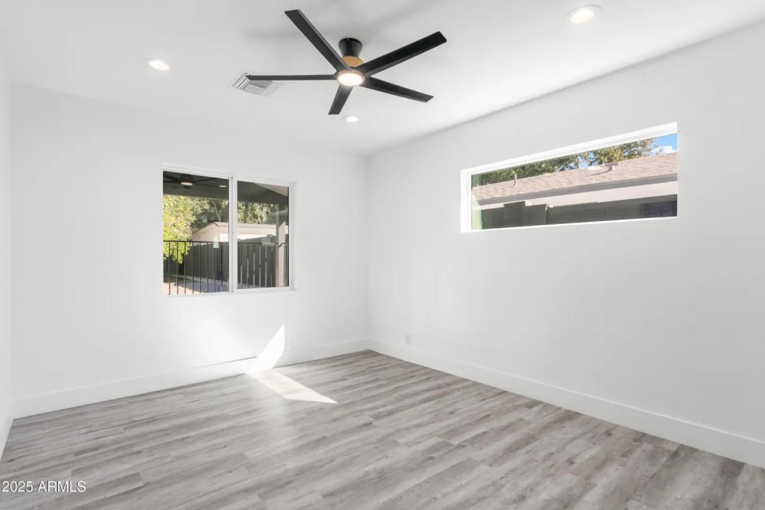 Real Estate Picture 22