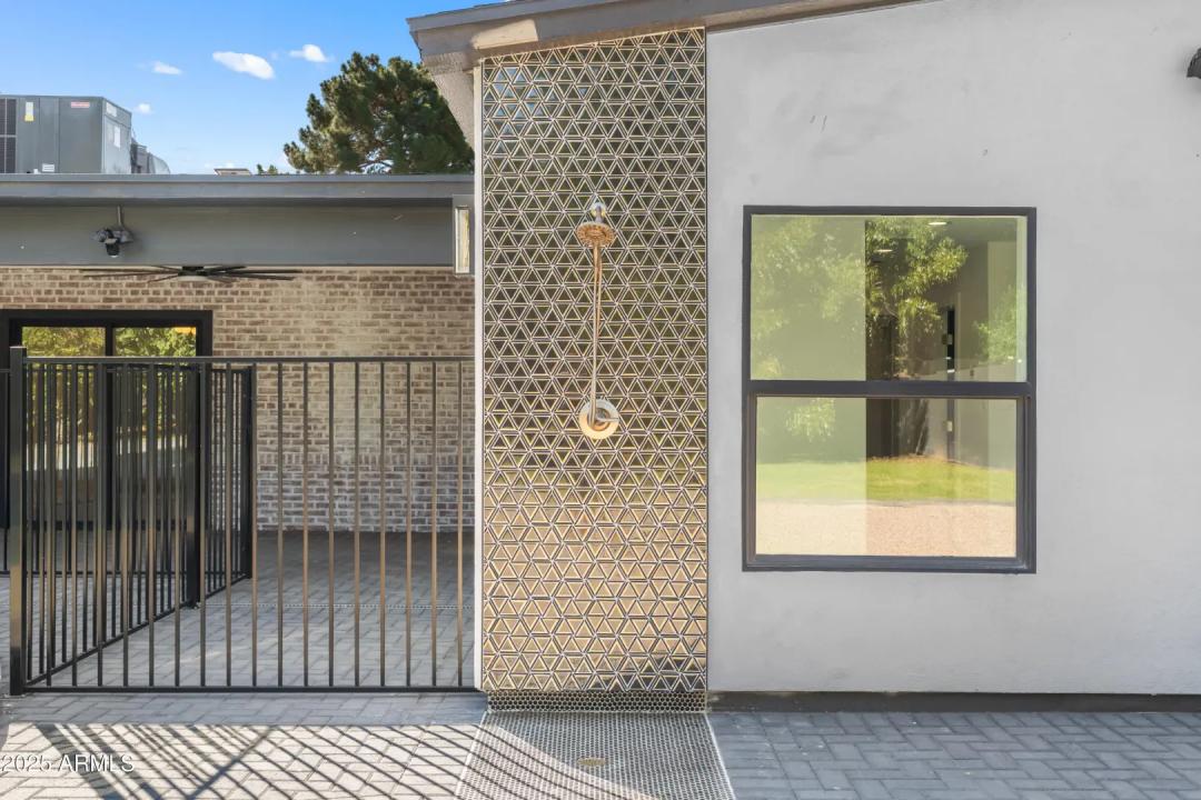 Real Estate Picture 32