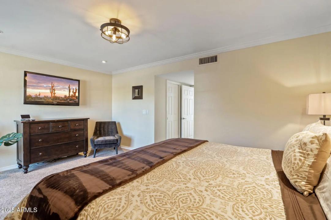 Real Estate Picture 23