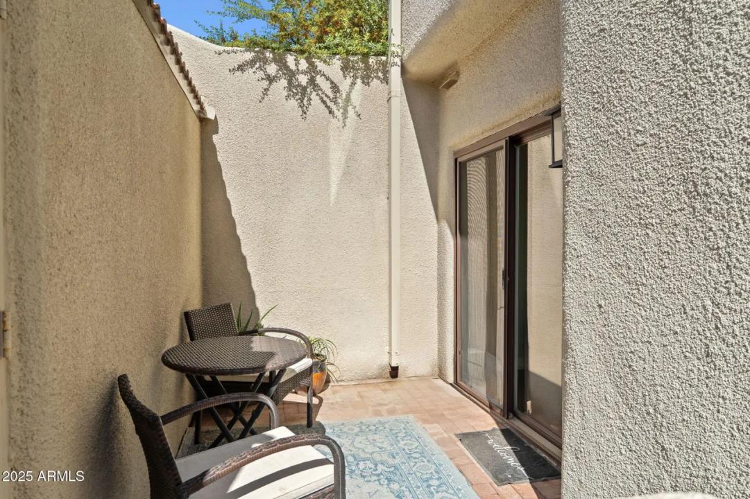 Real Estate Picture 7