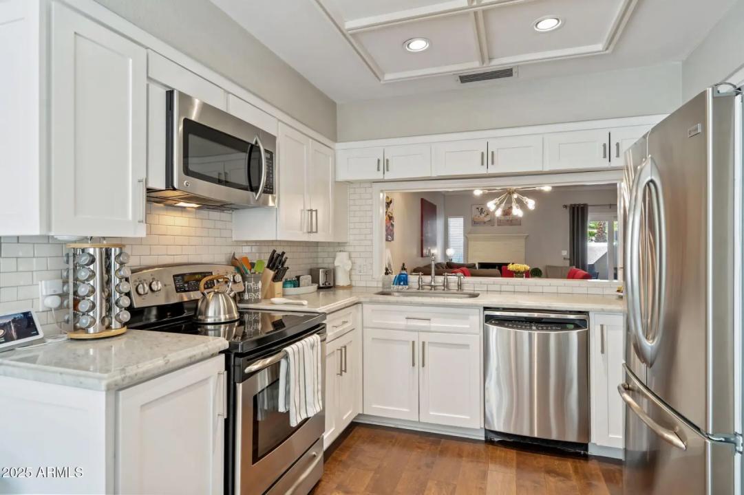 Real Estate Picture 3