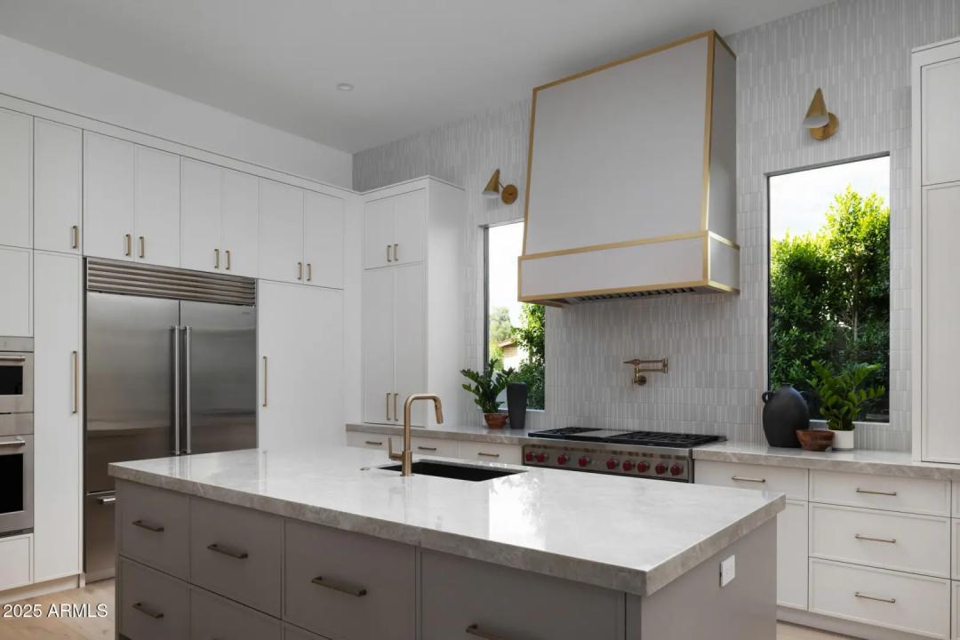 Real Estate Picture 9