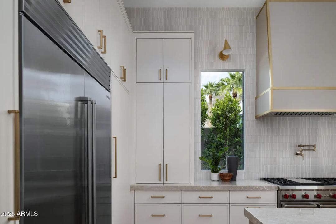 Real Estate Picture 10