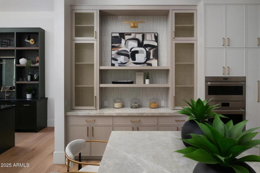 Real Estate Picture 12