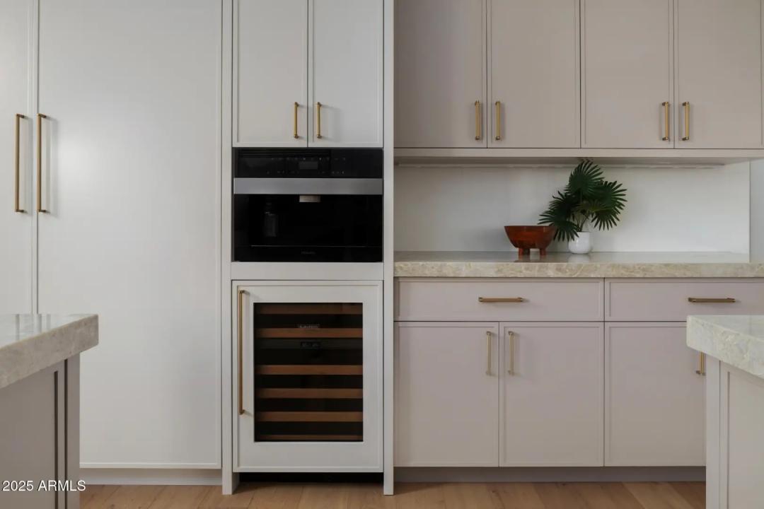 Real Estate Picture 14