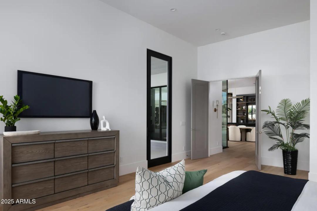 Real Estate Picture 19