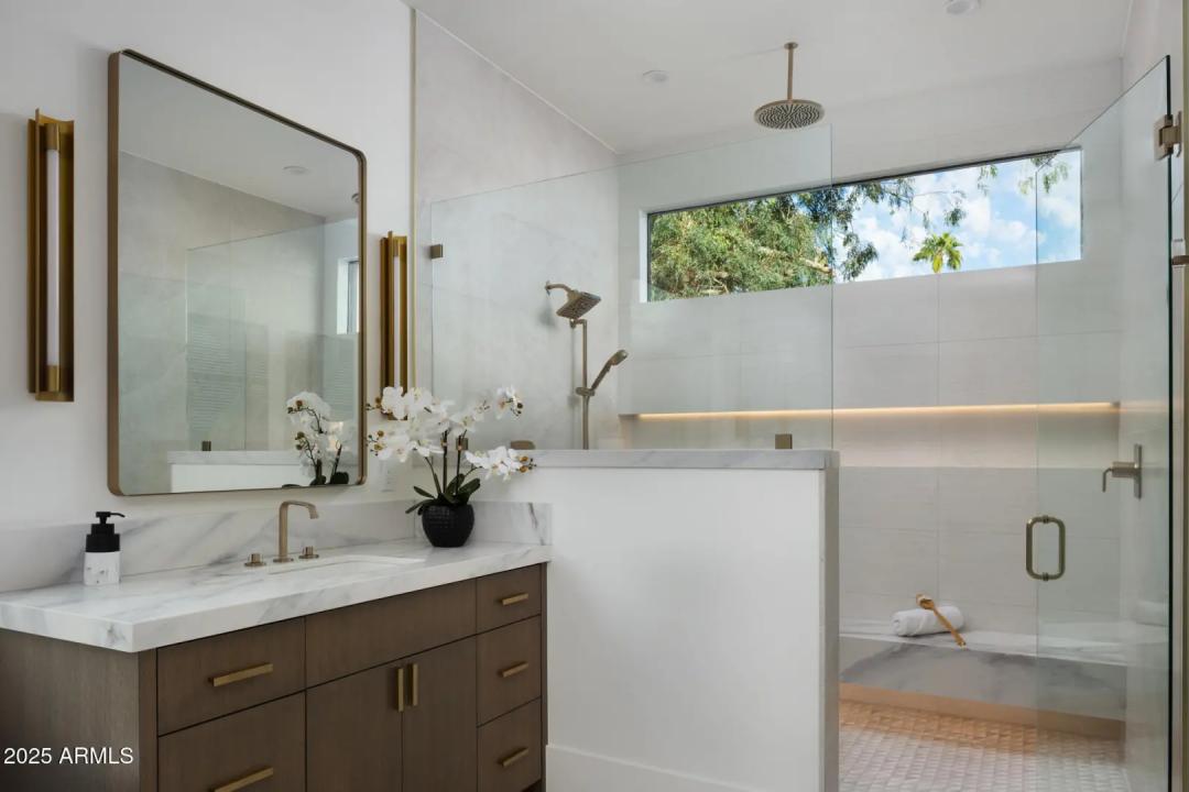 Real Estate Picture 22