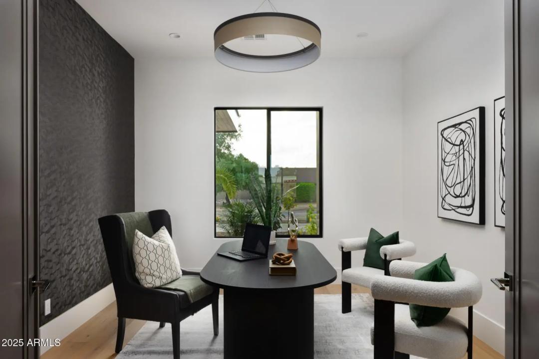 Real Estate Picture 24