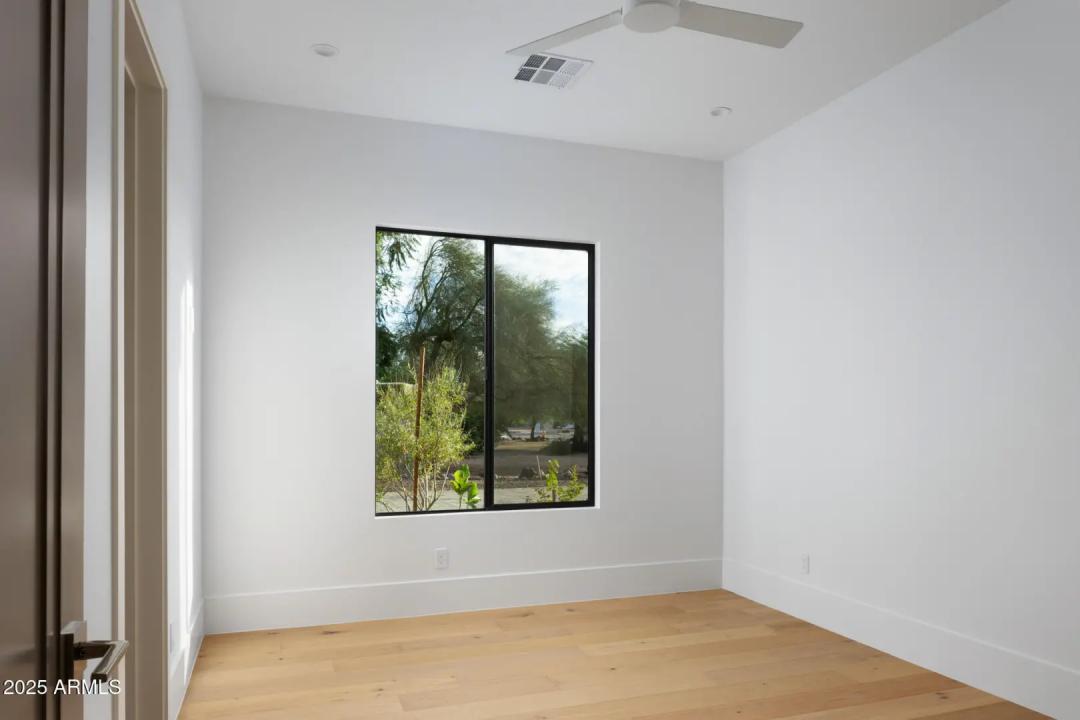 Real Estate Picture 26
