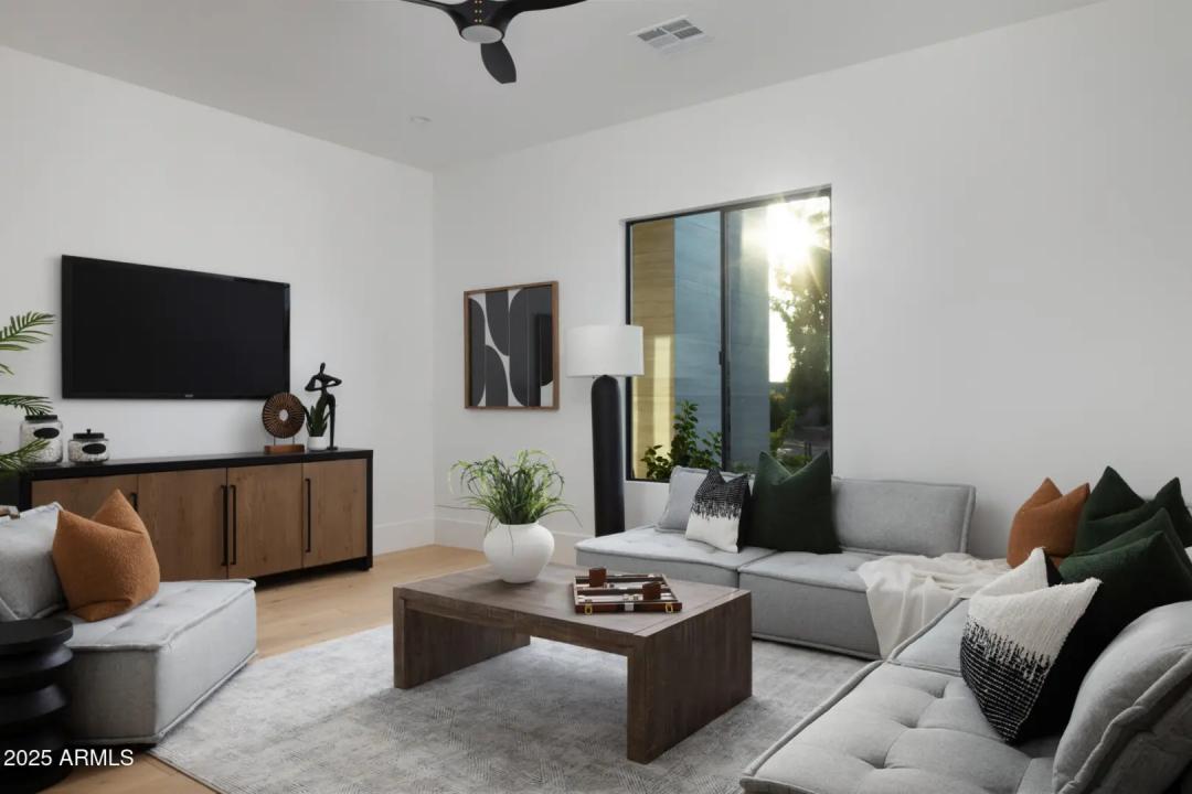 Real Estate Picture 30