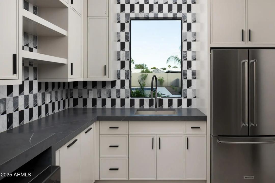 Real Estate Picture 32