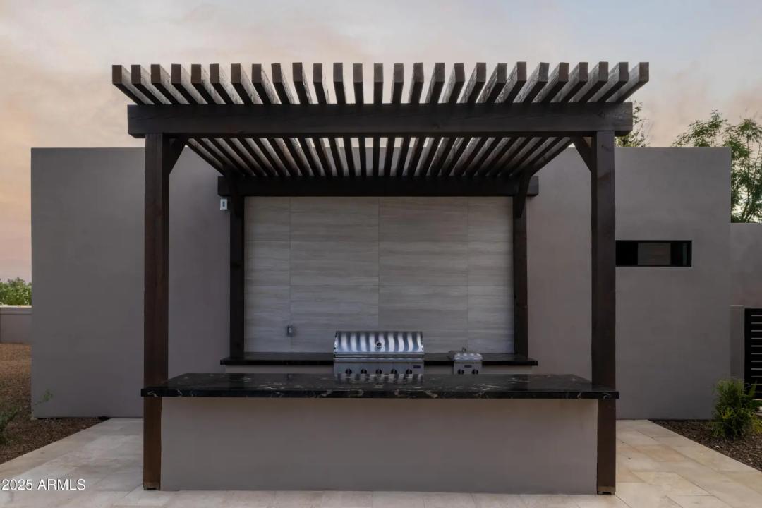 Real Estate Picture 32