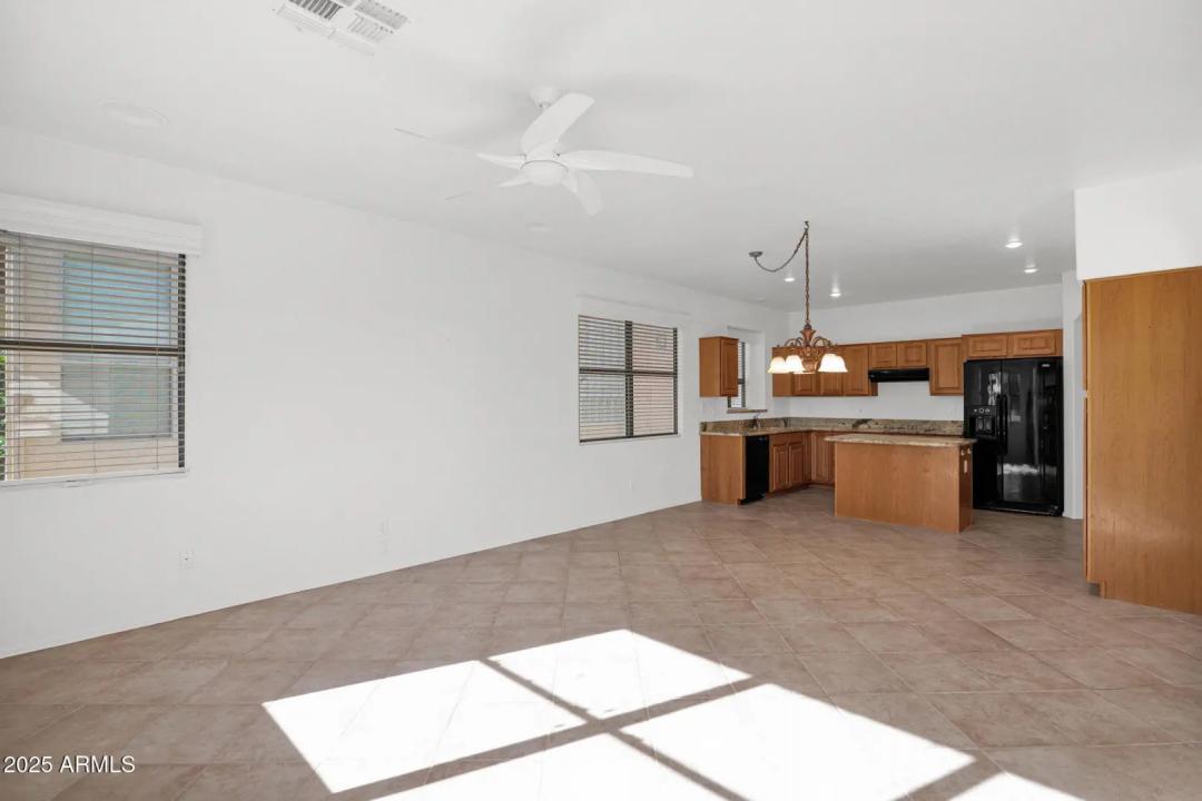 Real Estate Picture 11