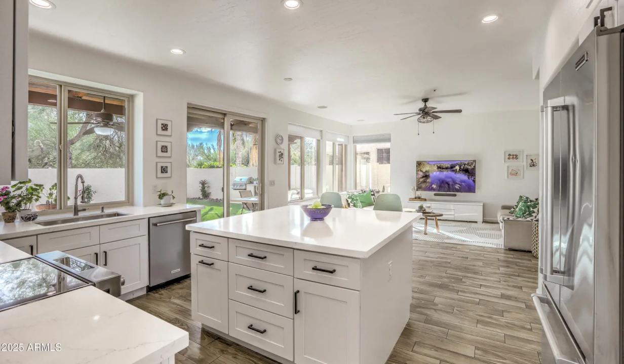 Real Estate Picture 14