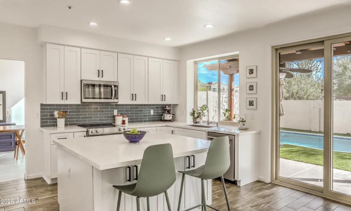 Real Estate Picture 10