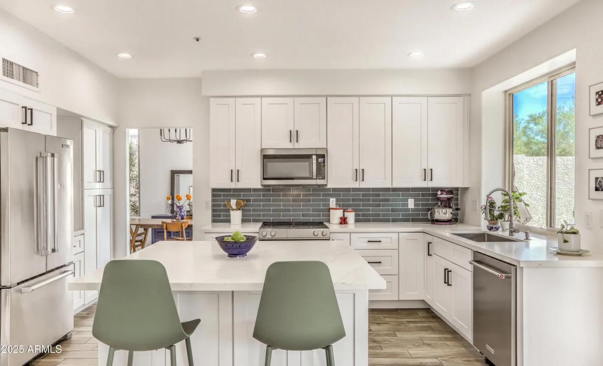 Real Estate Picture 9