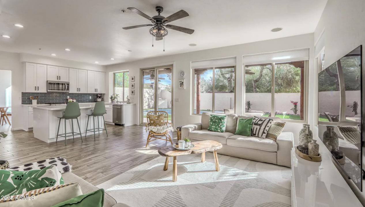 Real Estate Picture 18