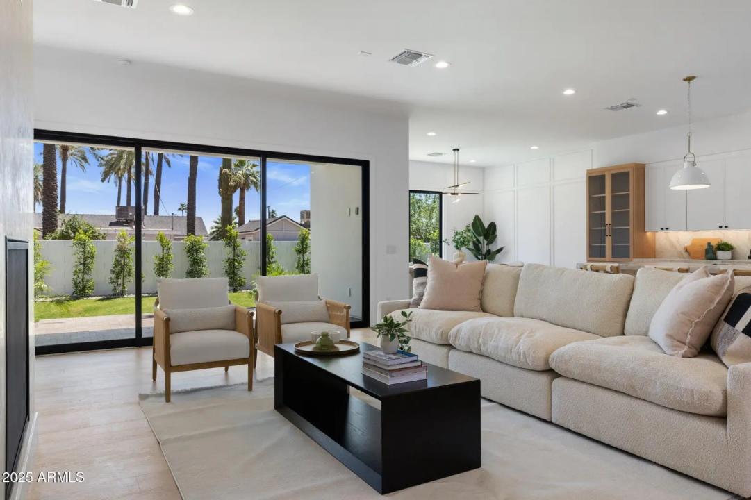 Real Estate Picture 3