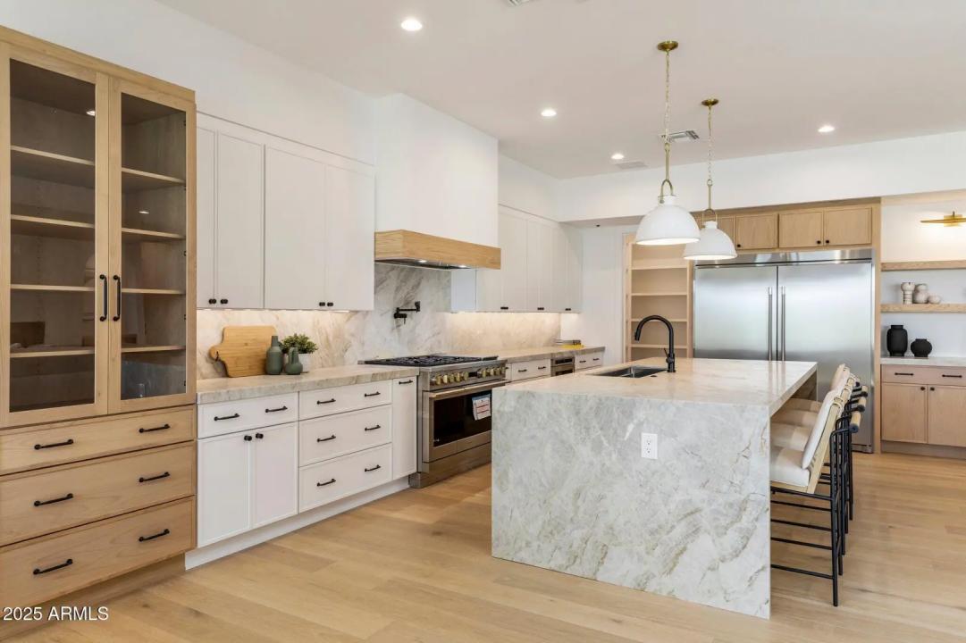Real Estate Picture 5