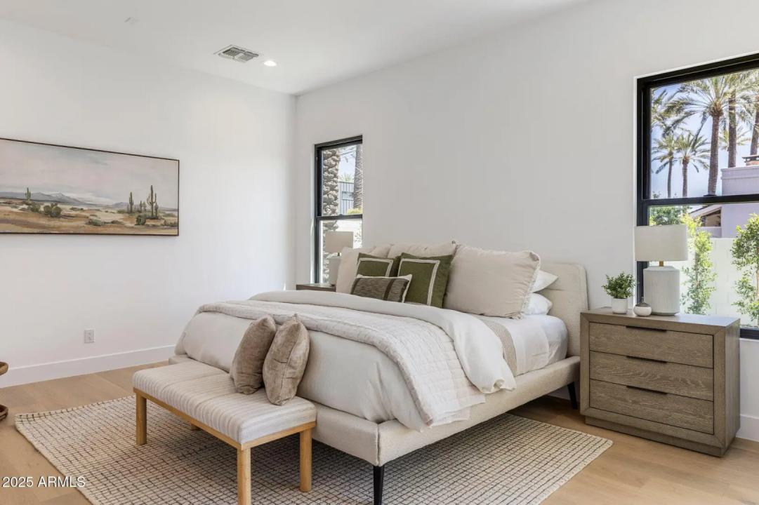 Real Estate Picture 7