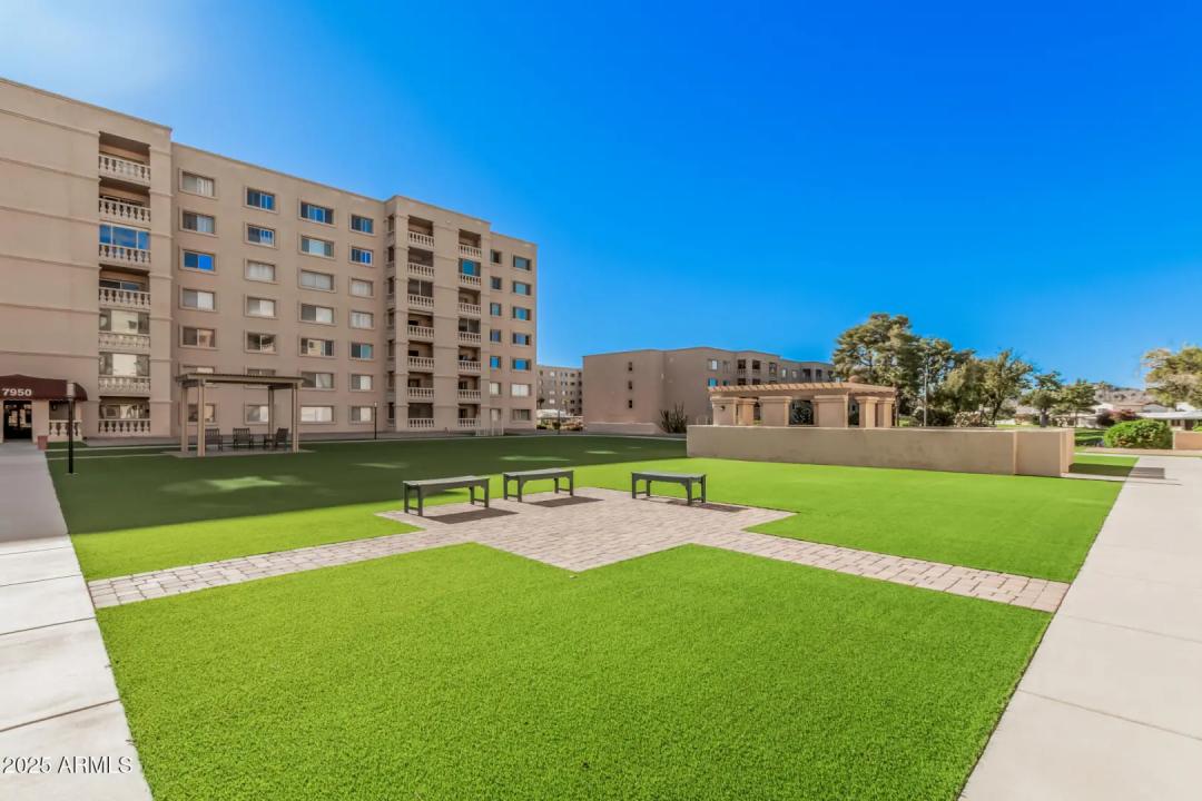 Real Estate Picture 1