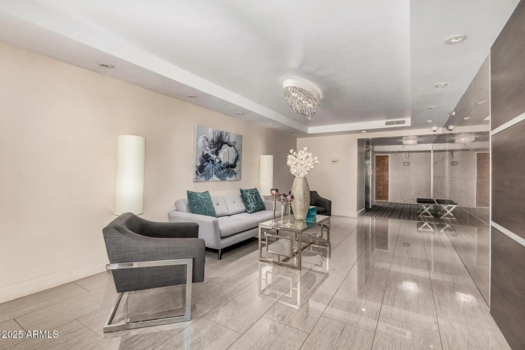 Real Estate Picture 3