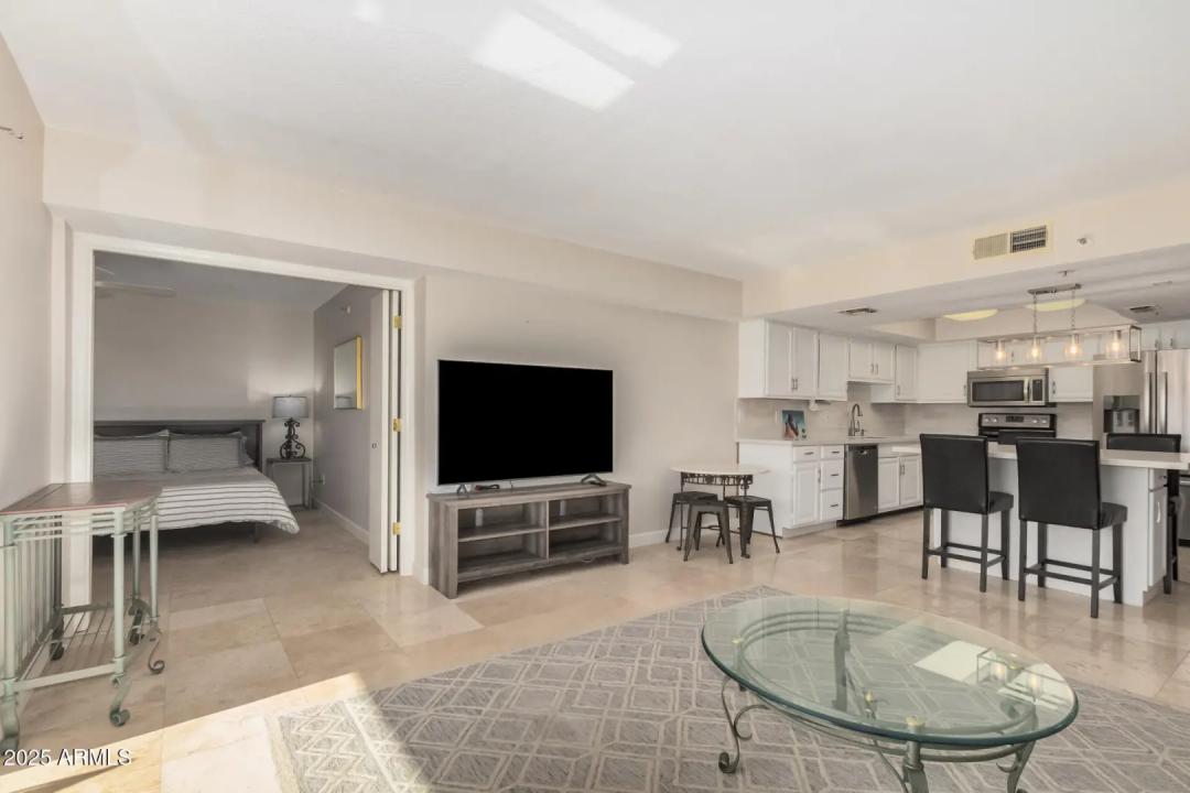 Real Estate Picture 5