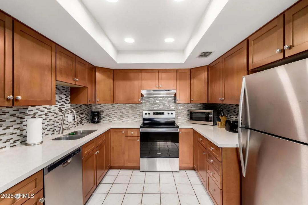 Real Estate Picture 4