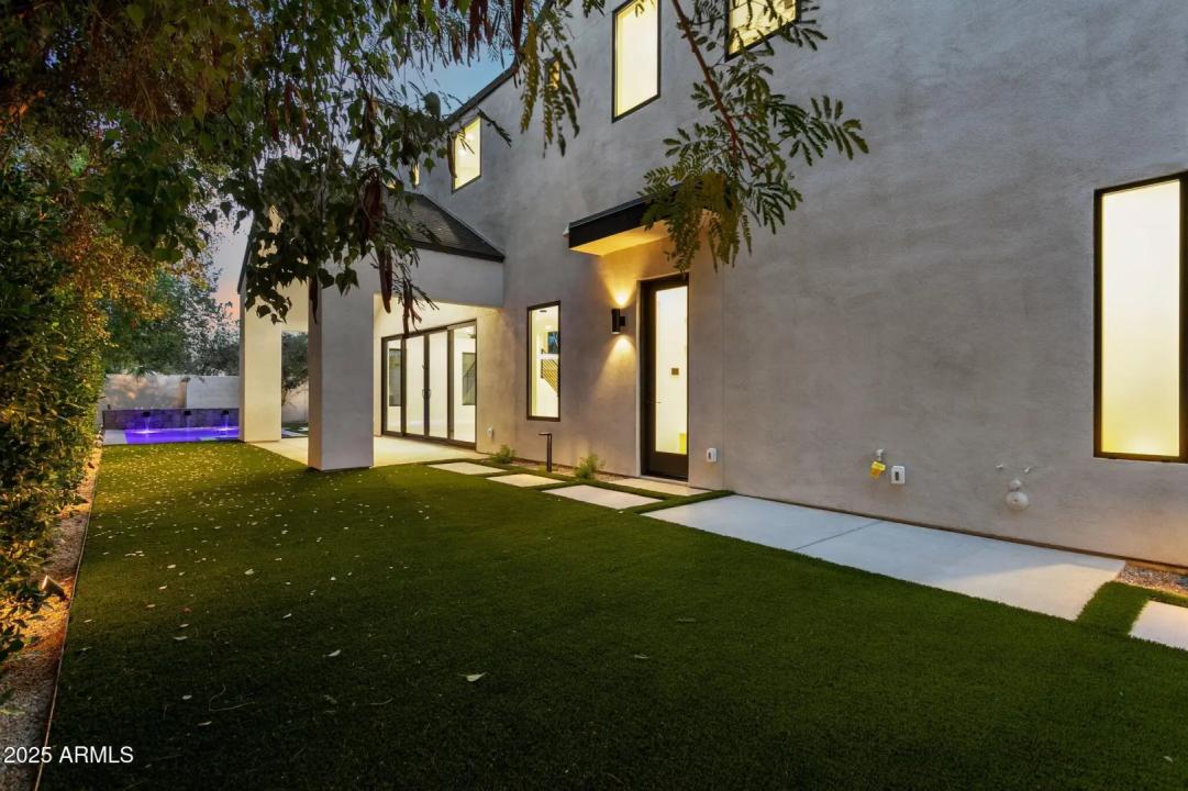 Real Estate Picture 43