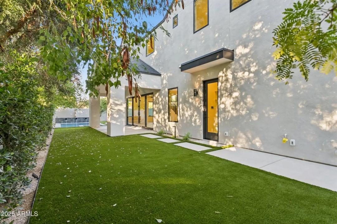 Real Estate Picture 36