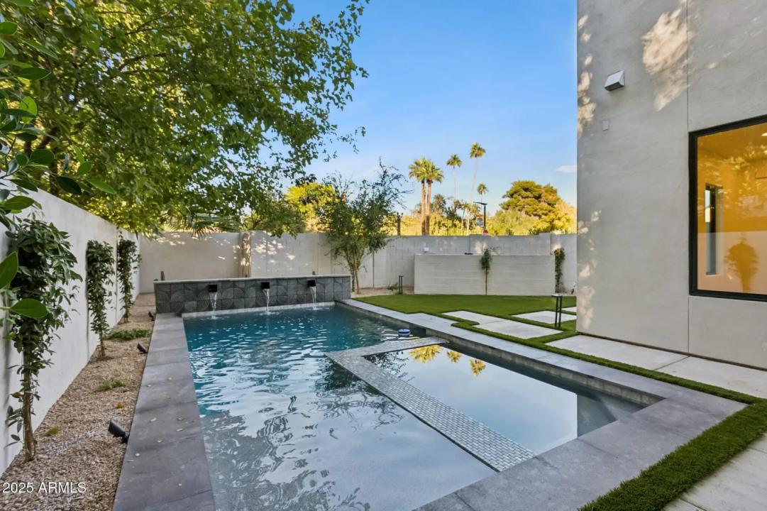 Real Estate Picture 35