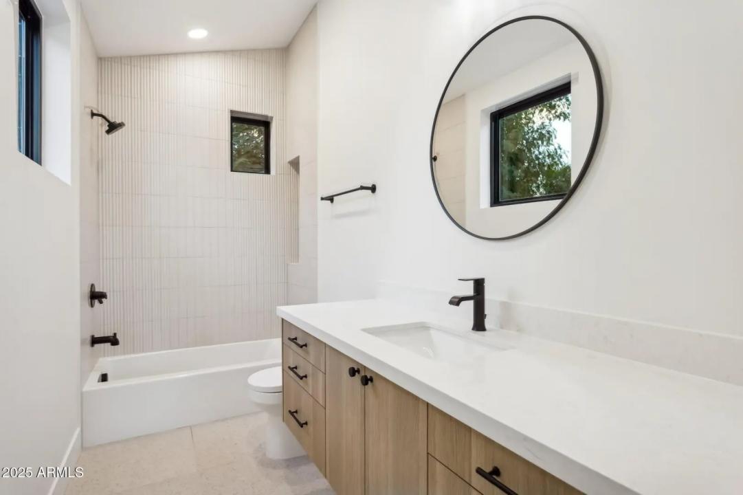 Real Estate Picture 19