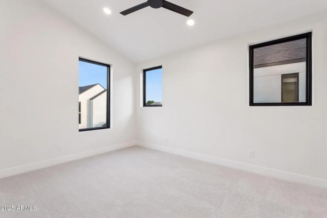 Real Estate Picture 27