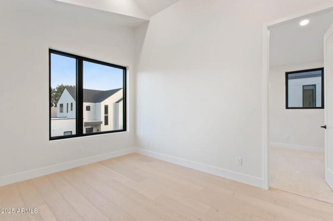 Real Estate Picture 32