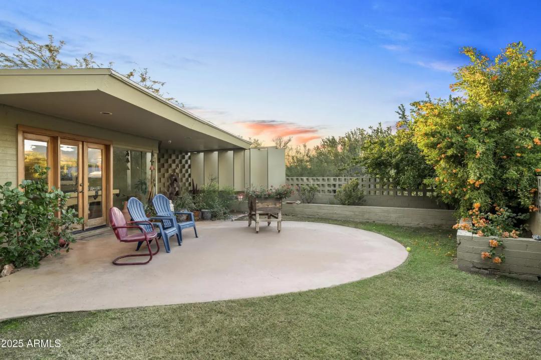 Real Estate Picture 50