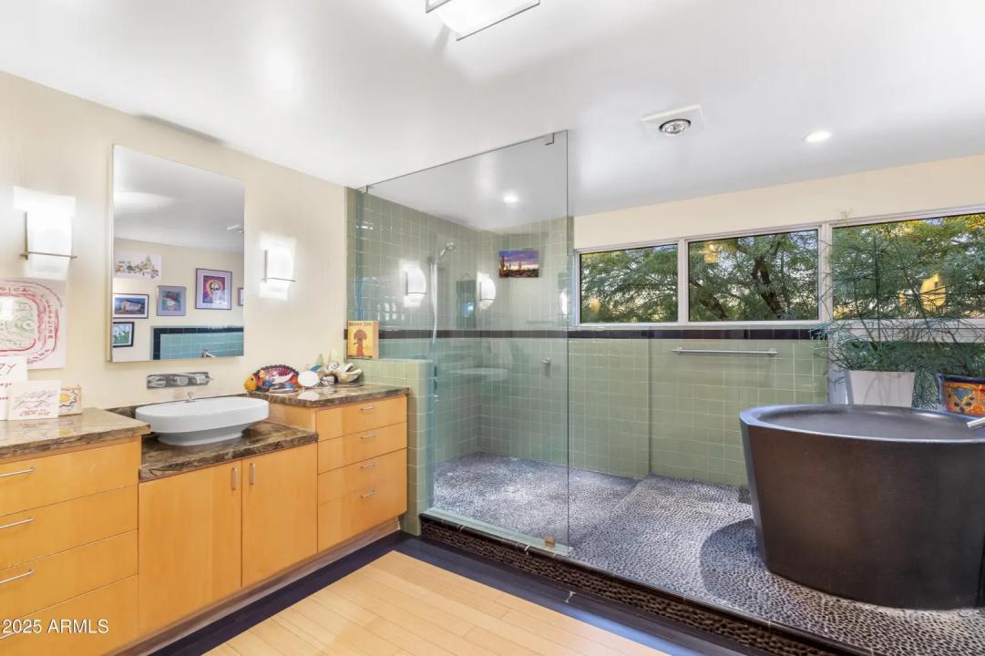 Real Estate Picture 38