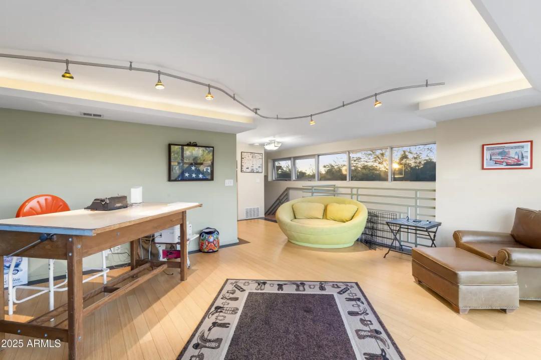 Real Estate Picture 25