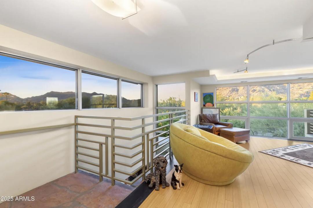 Real Estate Picture 24