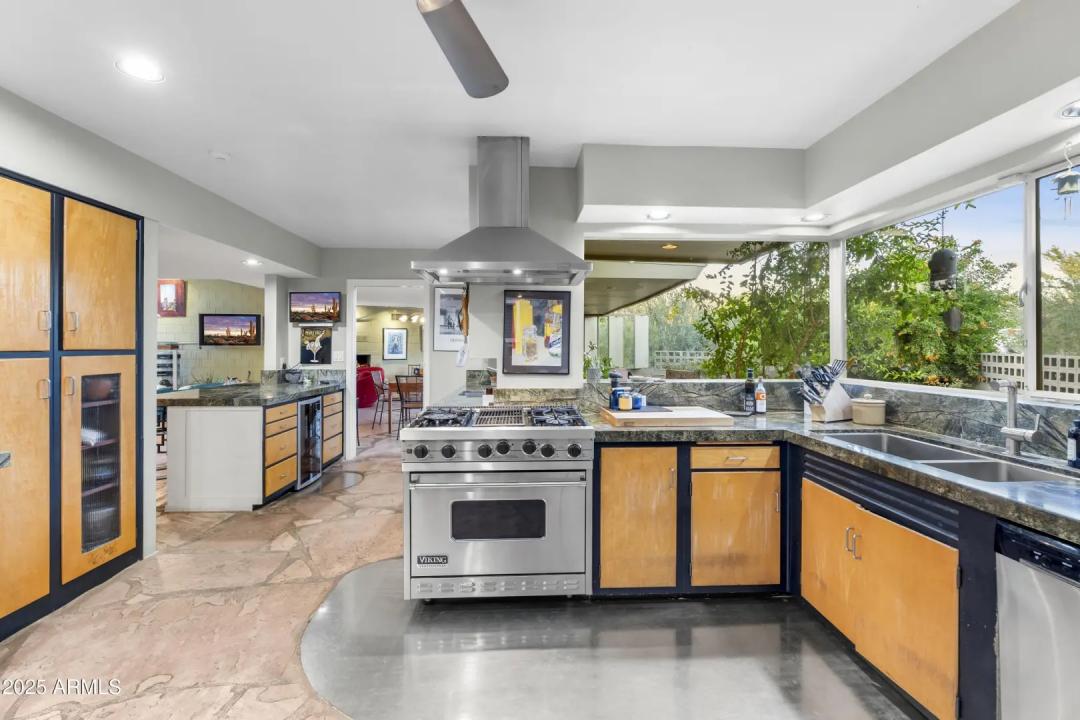 Real Estate Picture 17