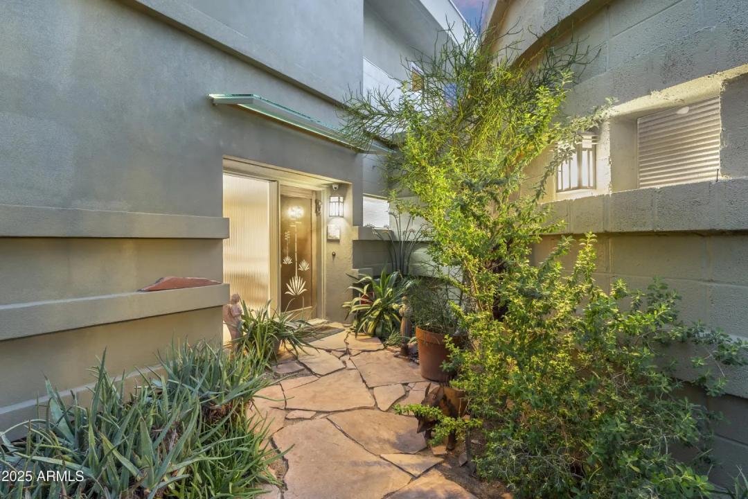 Real Estate Picture 12