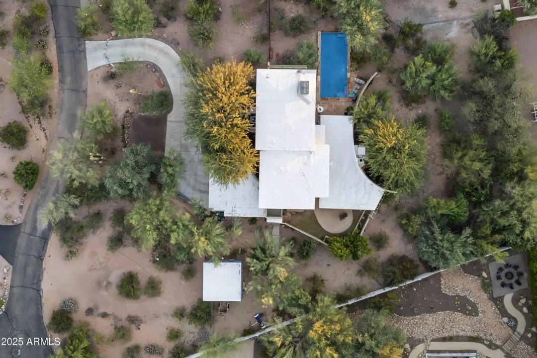 Real Estate Picture 4