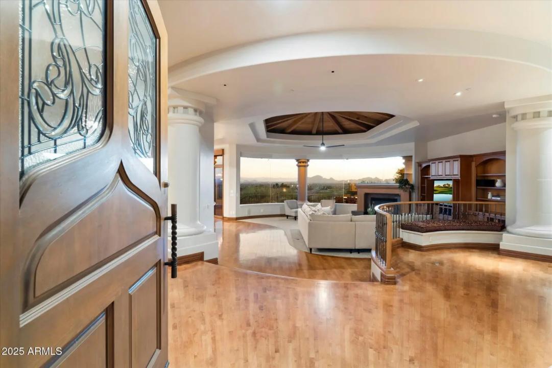 Real Estate Picture 9